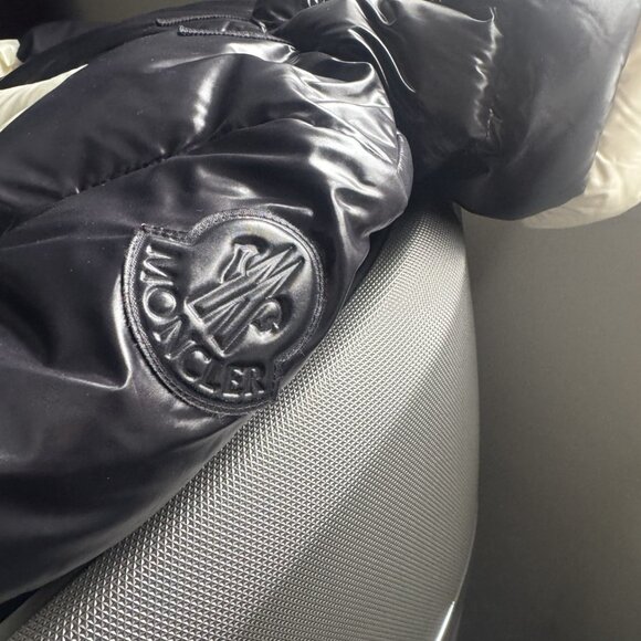 MONCLER WINTER JACKET - SIZE 8 GIRL - Picture 7 of 8